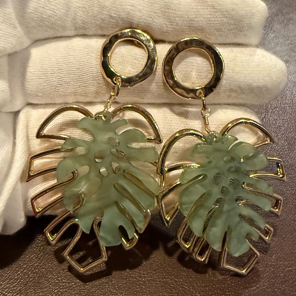 Women earrings